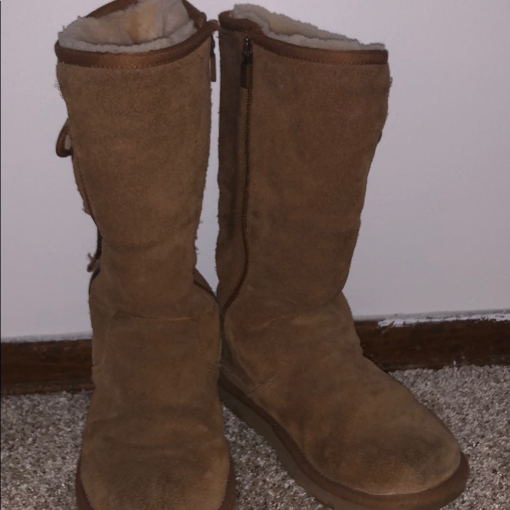 Tall tan ugg boots with pockets - Picture 1 of 3